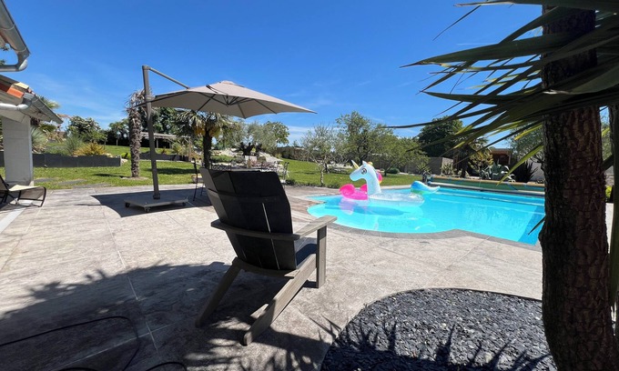 Le Bourdet Maison | Demeure Marais poitevin avec piscine a 30 min de la Rochelle/ 45 Ile de ré