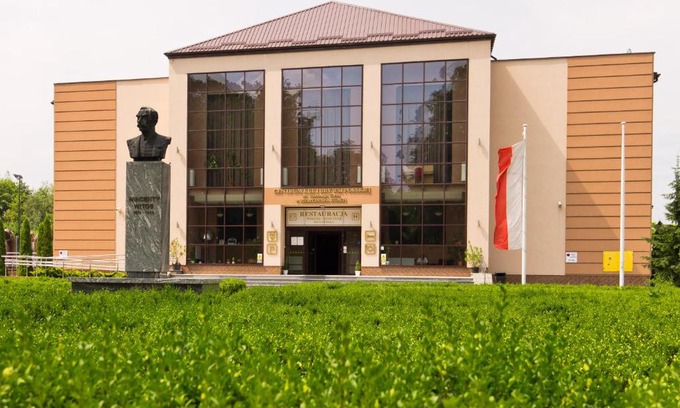 Wierzchoslawice Station Balnéaire | Pokoje Gościnne w Centrum Kultury Wsi Polskiej