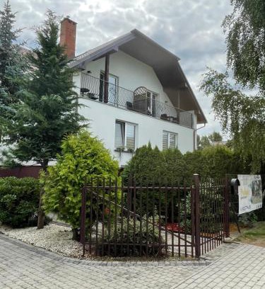 Bialogora Maison | Pokoje na Brzozowej 2
