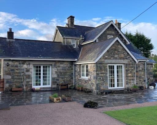Saint John's Town of Dalry Maison | Polharrow