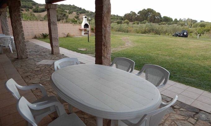 Siniscola Maison | CASA POMPIA 4: maison de vacances entourée de verdure