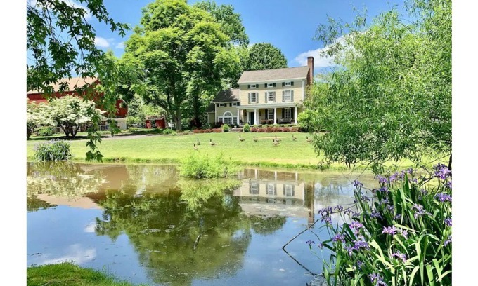 Newtown Maison | Pond View Farm 1825 Historic Bucks County Home