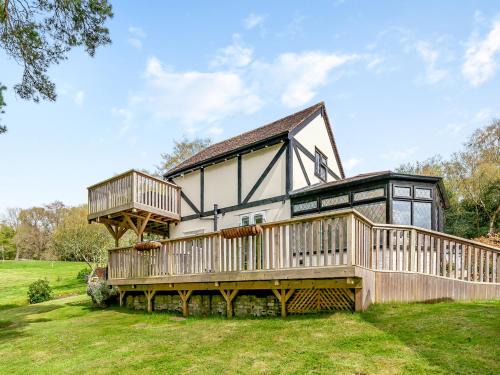 Heathfield Maison | Pond View