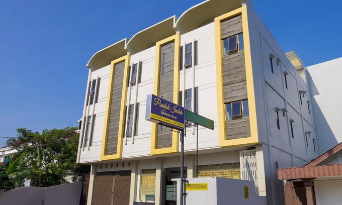 Samarinda Maison | Pondok Indah Guest House by ecommerceloka