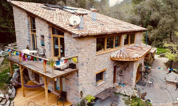 Montagut Appartement | Pont de Valenti Mountain Retreat