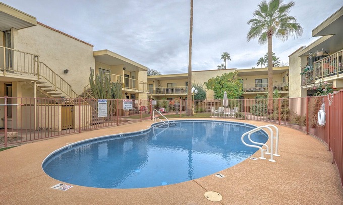 Camelback East Copropriété | 1bd/1ba Fully Stocked/FoodiesParadise/1stFloor/Parking/Central Location/Gated