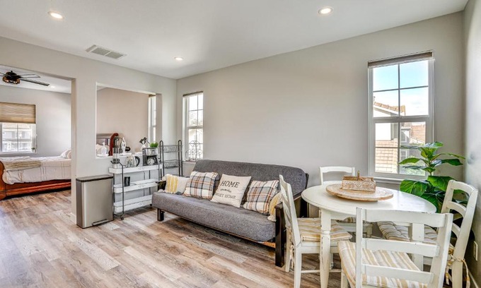 Brentwood Appartement | Pool and Hot Tub Access Extended Stay in Brentwood!