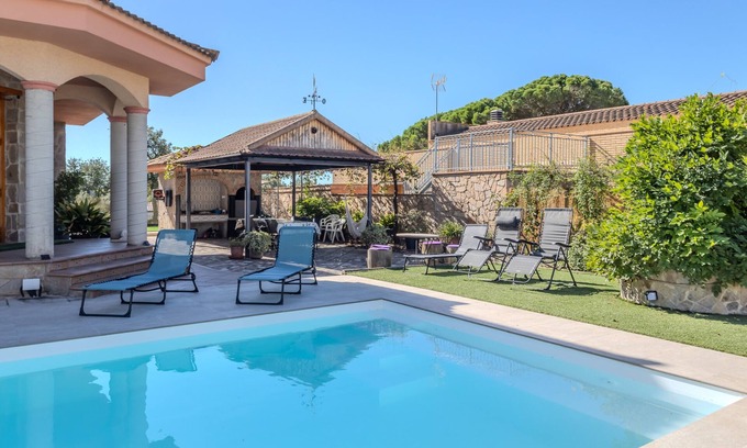 Sils Villa | Charmante villa avec piscine entre mer et montagne