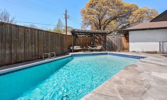 Lake Highlands Appartement | Pool | BBQ | Games | Gym | Patio | Workspace