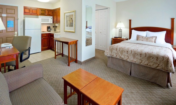 Cranbury Appartement | Bassin. Petit déjeuner buffet gratuit. Studio privé à 20 min de Princeton.