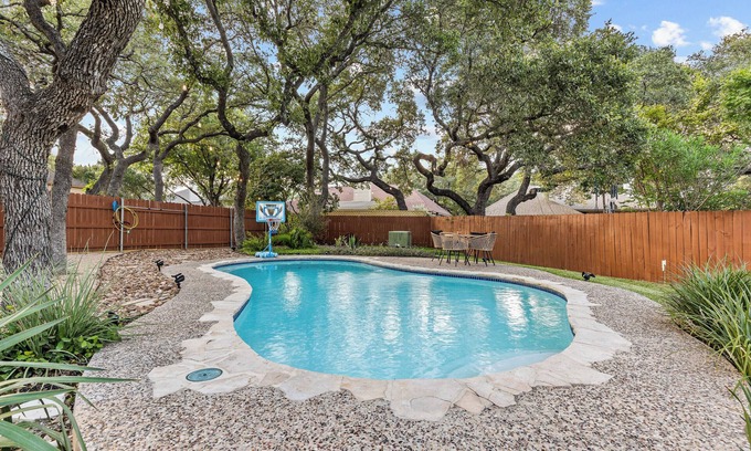 Braun's Farm Maison | Pool & Game Room By 6 Flags & SeaWorld - Sleeps 10