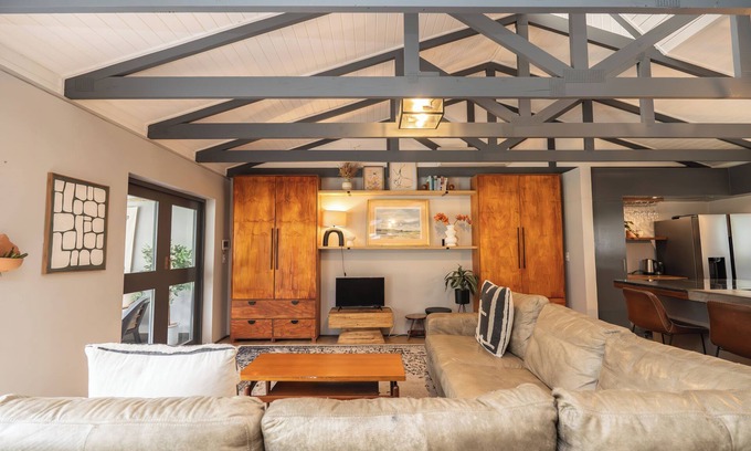 Die Boord Maison | Pool & Garden Winelands Retreat