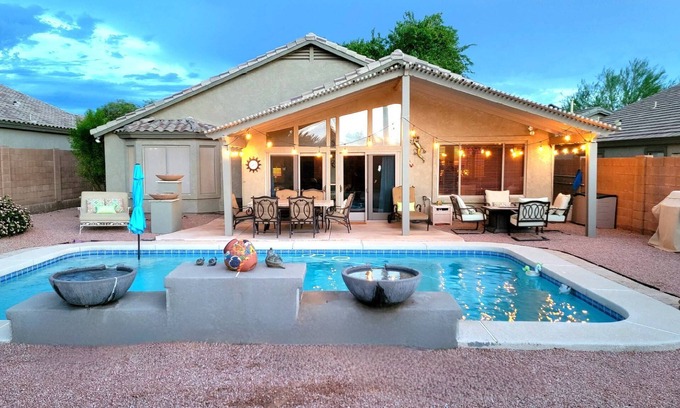 Gold Canyon Maison | Pool |Gold Canyon |Views of Superstition Mountain |FirePit| Hiking |Golf |Zipline |Unique Experience