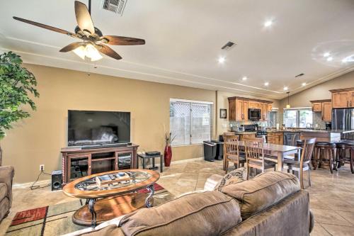 Arrowhead Ranch Maison | Pool, Golf Course Views Desert Oasis in Glendale