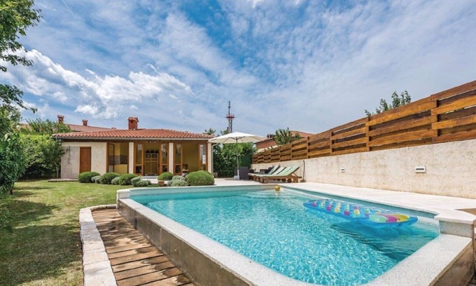 Svetvincenat Maison | Piscine, grill, WiFi, billard, vélos, badminton, lave-vaisselle, lave-linge