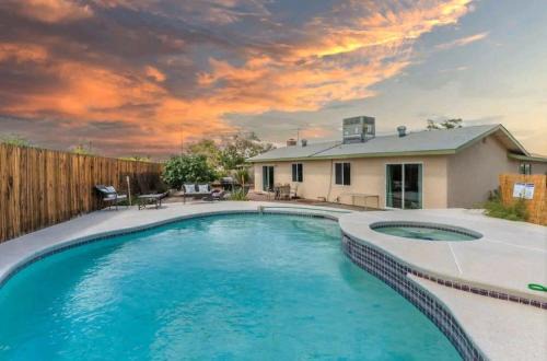 Spring Valley Maison | Pool & Hot Tub! Centrally Located, Less Than 3 Miles to The Strip!