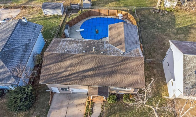 North Central Omaha Maison | 482) Pool+hot tub+ grill - Don’t miss out!