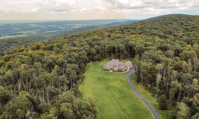 Potts Grove Maison | Pool, Hot Tub, Indoor Slide, PICKLEBALL, Game room, and so much more. Sleeps 20.