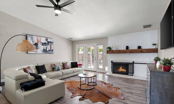 Ahwatukee Foothills Maison | Pool & Jacuzzi Home Near Ahwatukee Golf Club