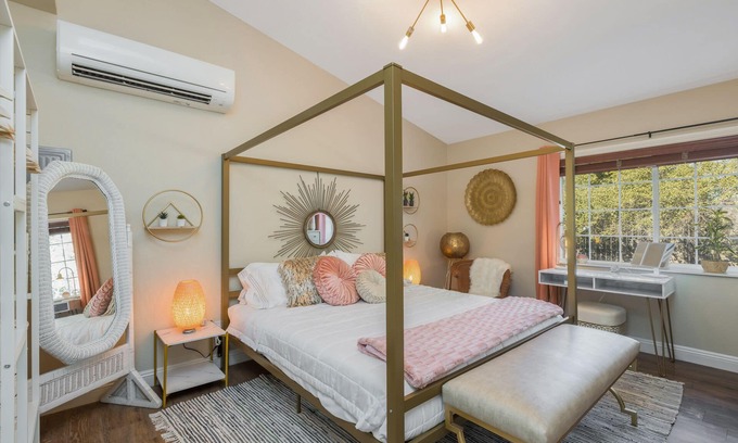 Gilbert Maison | POOL OASIS! Super Reviews! EV Charger/1BR King/Wash/Dryer/Kitchenette/Sleeps 4
