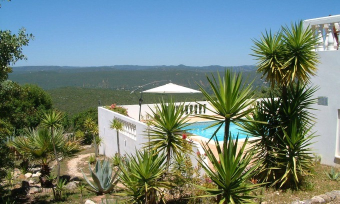 Alfeicao Appartement | Appartement côté piscine avec entrée indépendante. entouré de superbes vues sur la campagne.
