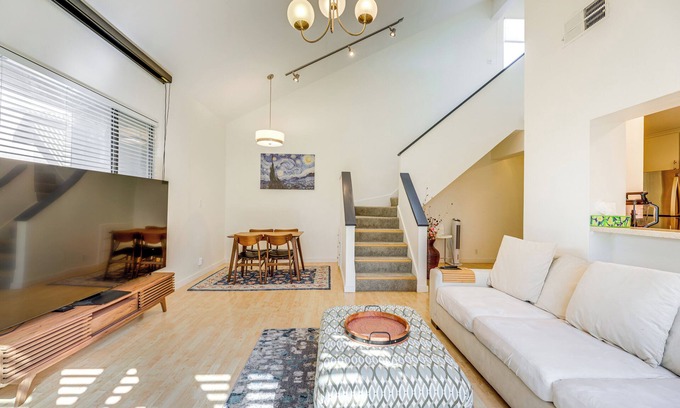 Barton Hills Copropriété | Pool & Trail Access On-Site: Barton Creek Condo!