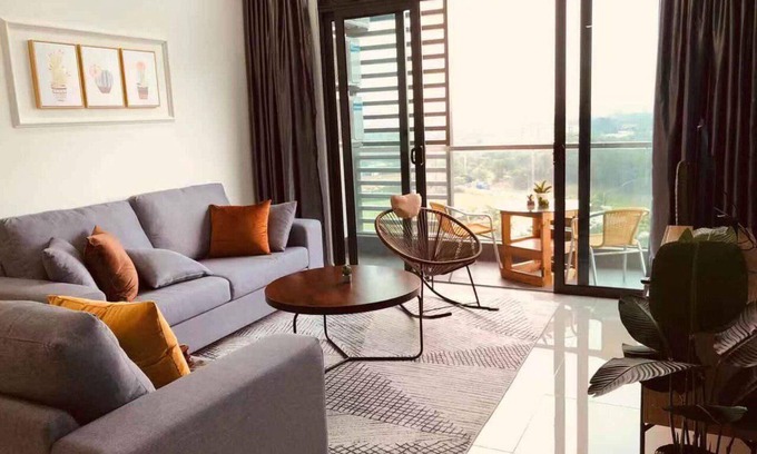 Masai Copropriété | Condo avec vue sur la piscine / Près de l'anse Senibong, Mid Valley et CIQ / 中文 房东