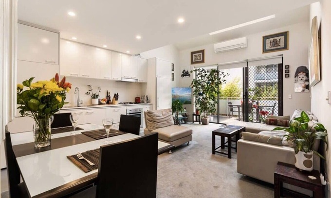 Redfern Appartement | Poolside Apartment Opposite Redfern Park