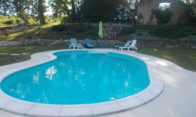 Cezan Lit Et Petit-Déjeuner | Chambre d'hôtes piscine dans une ferme rénovée au cœur de la campagne gersoise