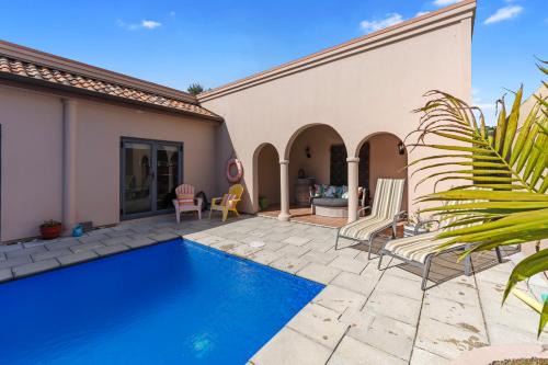 Papamoa Beach Maison | Poolside Serenity - Papamoa Beach Holiday Home
