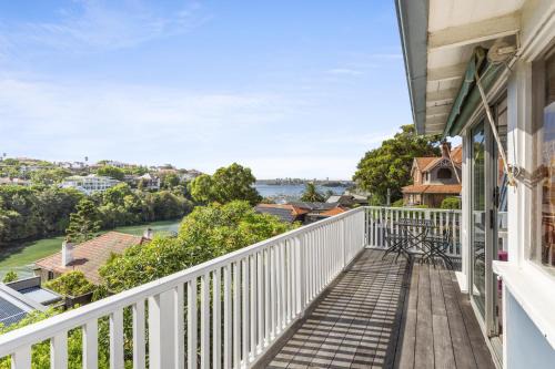 Kurraba Point Maison | Poolside Stay - Close to Taronga Zoo & Luna Park