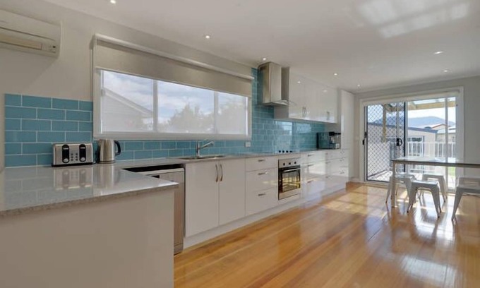 Glenorchy Maison | Poppies House Hobart