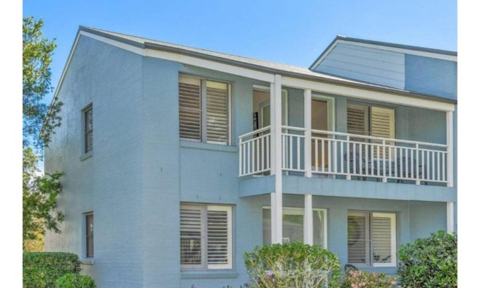 Cams Wharf Maison | Poppies Lakeview Terrace 405