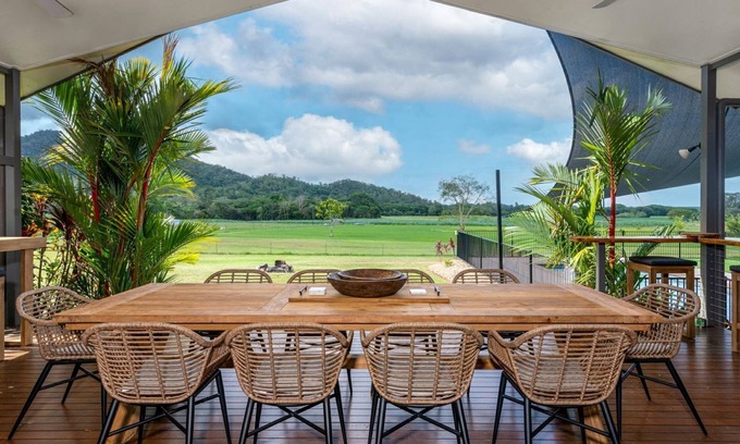 Mowbray Maison | Port Douglas Valley Magic