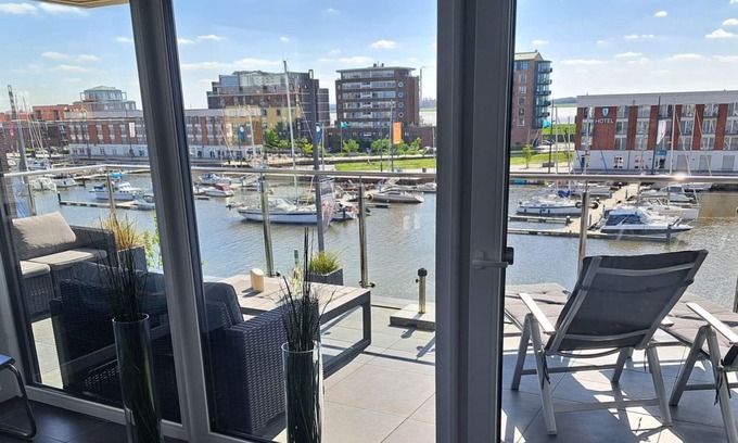 Mitte-Sud Appartement | Hafenloft dans un emplacement parfait, de superbes vues et une terrasse de 30 m²