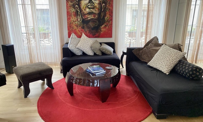 Porte-Dauphine Appartement | OLYMPICS MAILLOT ETOILE - PERFECT WORK & TOURIST LOCATION - LUX RENOVATED FLAT