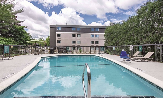 Portland Hôtel | Portland Stay with Easy Access to Arts District & Complimentary Breakfast