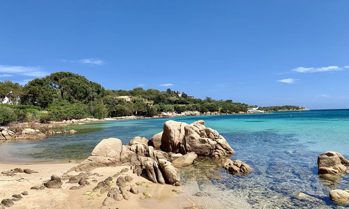 Porto Cervo Appartement | Penthouse de Porto Cervo Marina, grande terrasse, WI-FI et parking gratuit. Promenade sur la plage