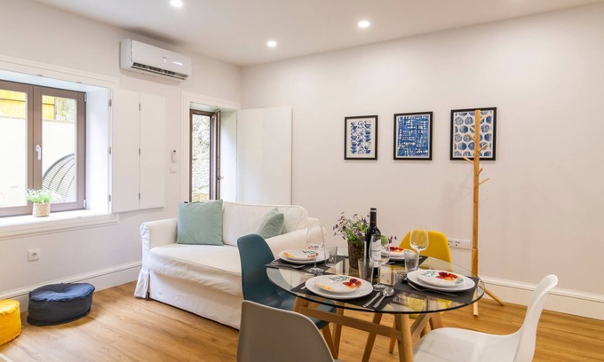 Lordelo do Ouro e Massarelos Appartement | Porto River Flat w/ Patio by LovelyStay
