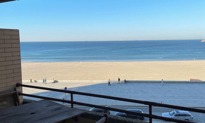 Aldoar Copropriété | Porto Sunset apartment on the beach