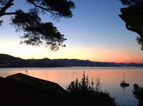 Pedale Appartement | Portofino Seaview Apartment, 50 meters from the beach, free parking, air conditioning