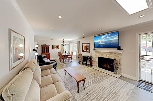 Del Rey Oaks Maison | Portola Oasis - Permit DRO-STR-18