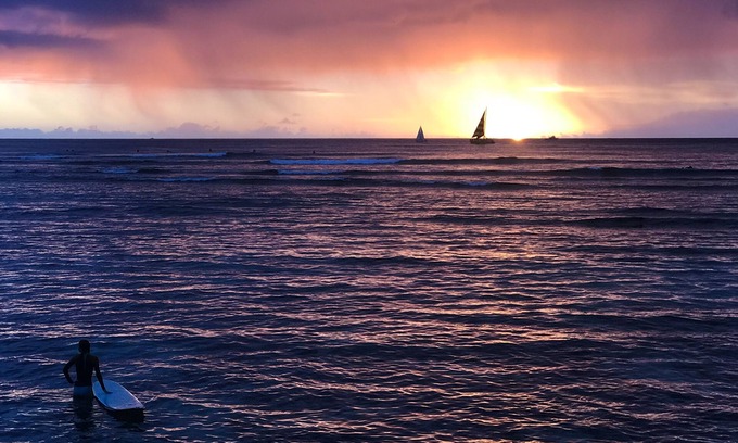 Diamond Head - Kapahulu - St. Louis Maison | Posh, beachfront gingerbread home with 3 lanais- walk to parks, dining, tennis