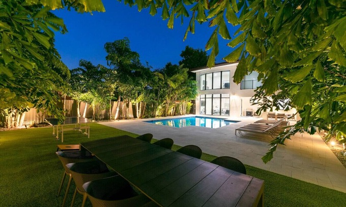 Coral Terrace Maison | Posh & Modern Villa with Pool