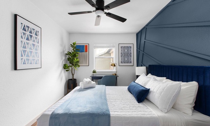 South Lamar Maison | Posh & Serene 2BR w Private Patio