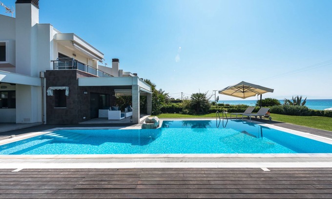 Halkidiki Villa | #Luxlikehome Glamourous Villa Possidi