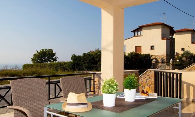 Possidi Maison | Akrogiali Maisonette