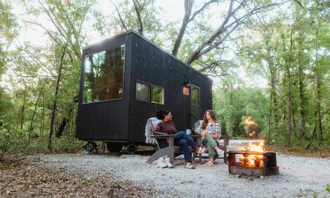 Navasota Cabine | Postcard Cabins Brazos Valley