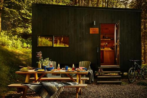 Nelsonville Autre | Postcard Cabins Hocking Hills