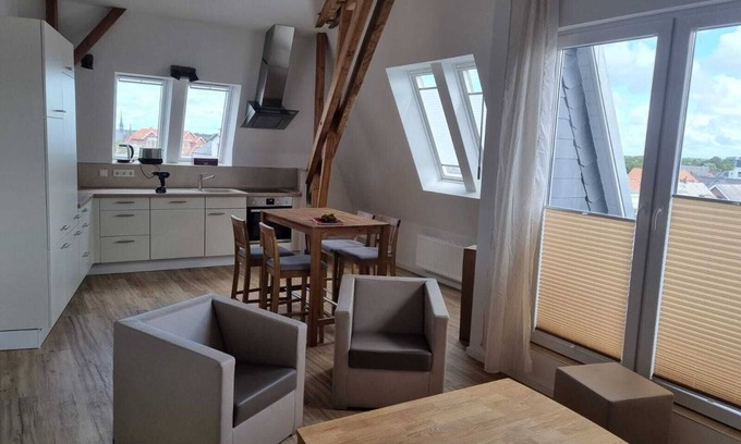 Borkum Appartement | Posthus Apartment 304 - completely renovated, close to the beach and central